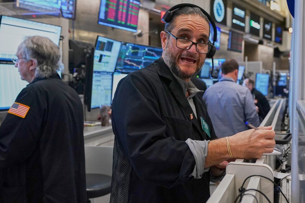 asian-shares-mostly-slip-after-us-stocks-retreat