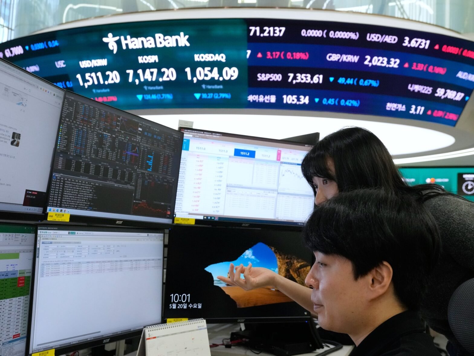 south-korea’s-stock-market-soars-as-samsung-union-calls-off-planned-strike