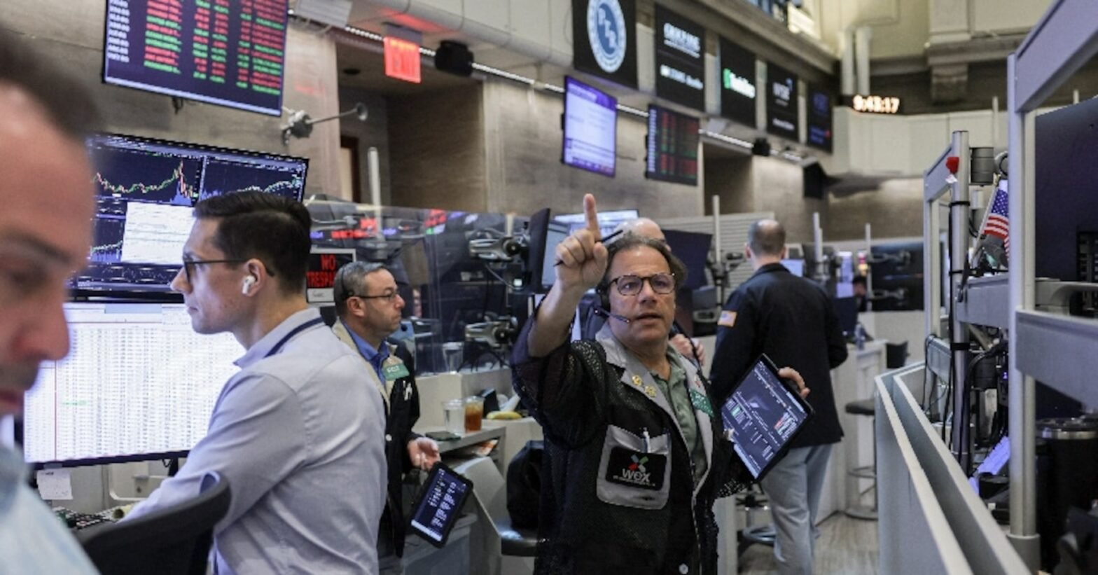 stock-markets-keep-powering-forward.-these-three-reasons-justify-it