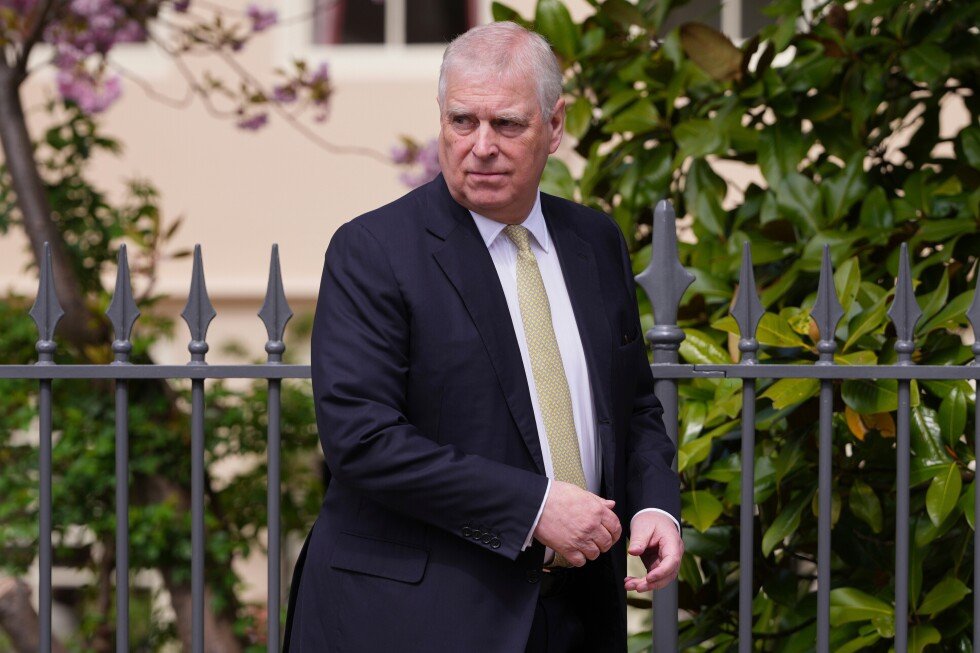 queen-elizabeth-backed-ex-prince-andrew-as-trade-envoy