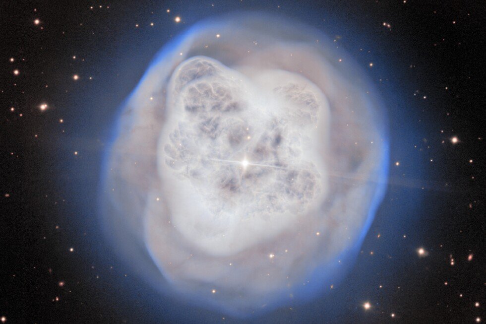 estrella-moribunda-aparece-como-una-esfera-de-cristal-ondulante-en-nueva-imagen-de-telescopio