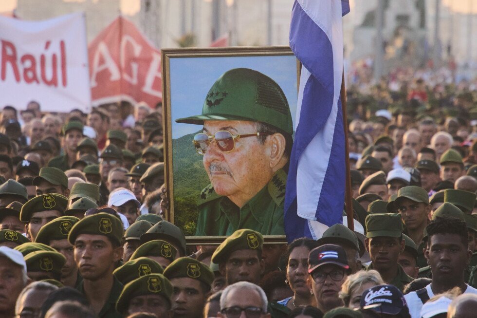 miles-de-cubanos-muestran-su-apoyo-a-raul-castro-luego-de-acusaciones-de-eeuu