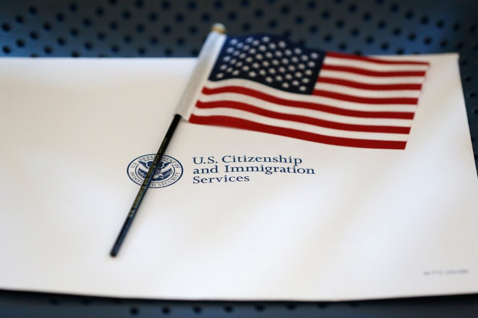 gobierno-de-trump-obligaria-a-extranjeros-que-viven-en-eeuu-a-pedir-“green-cards”-fuera-del-pais