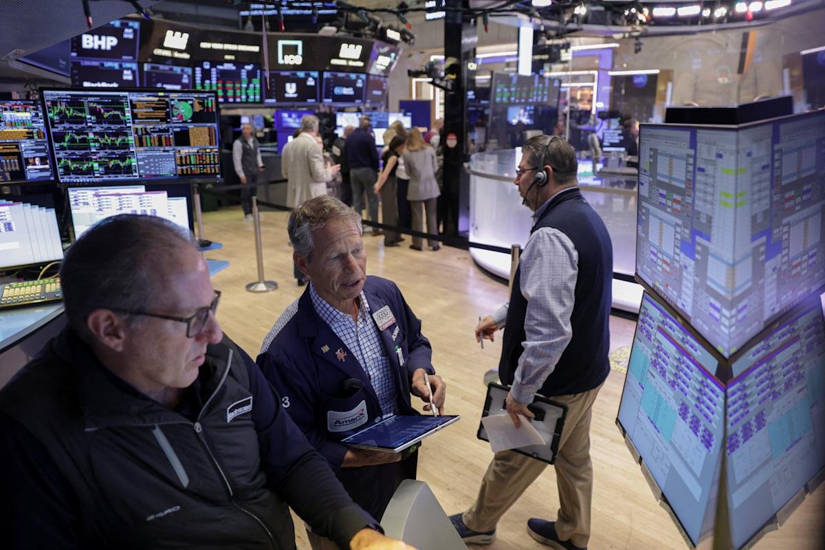 why-bonds-may-not-save-investors-from-the-next-market-shock:-chart-of-the-day