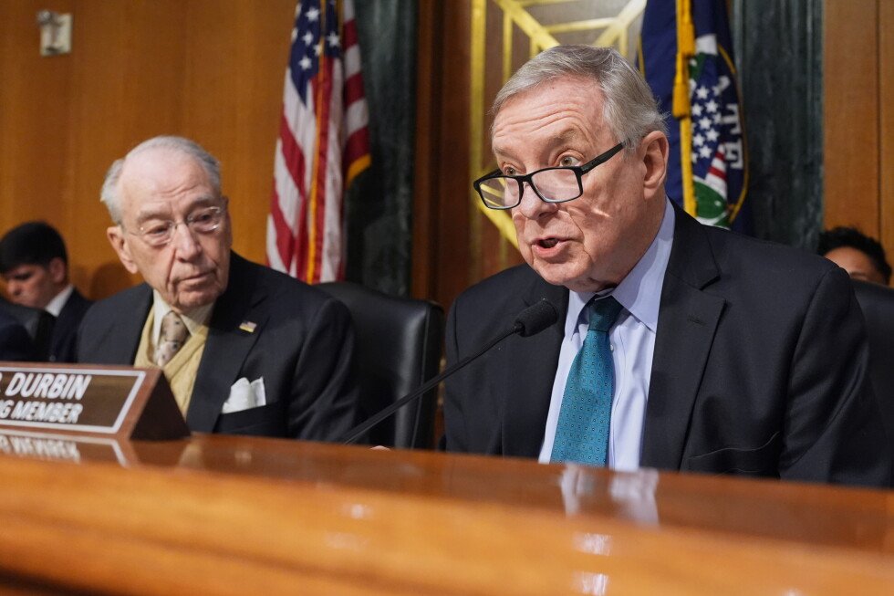 senators-from-both-parties-push-hegseth-for-action-on-ukraine-aid
