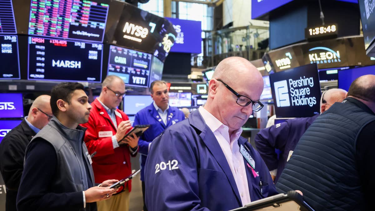 michael-burry-doubles-down-on-stock-market,-ai-message-for-2026