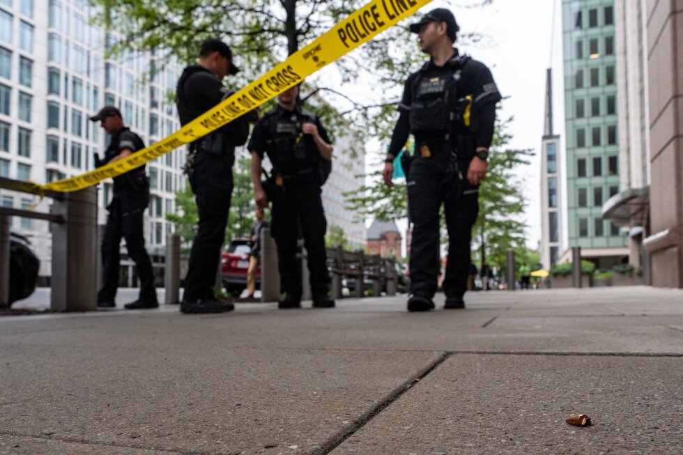 bystander-in-serious-condition-after-shooting-outside-white-house