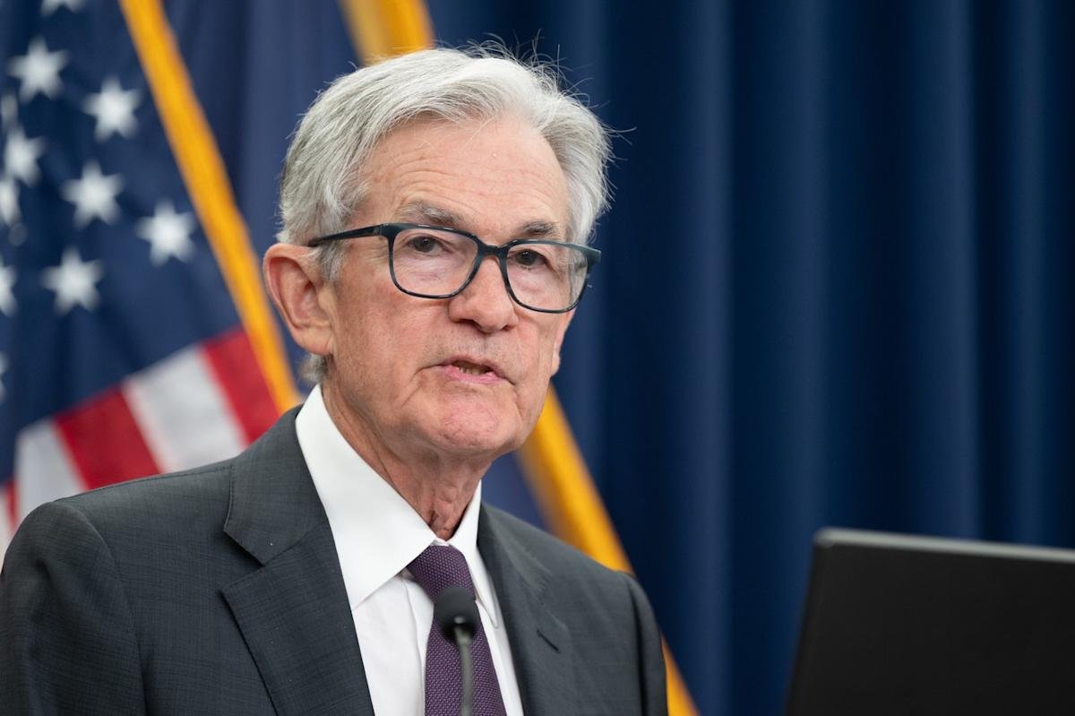 uh-oh!-the-fed-meeting-minutes-point-to-a-big-shift-in-monetary-policy-that-may-upend-a-historically-pricey-stock-market.