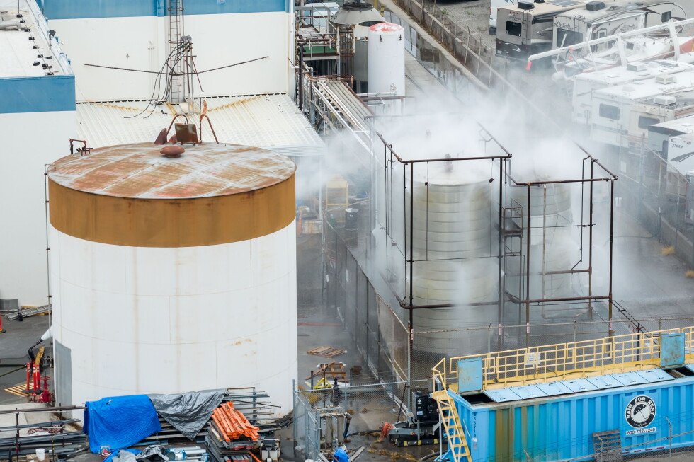 california-authorities-trying-to-avoid-damaged-chemical-tank-explosion-or-leak