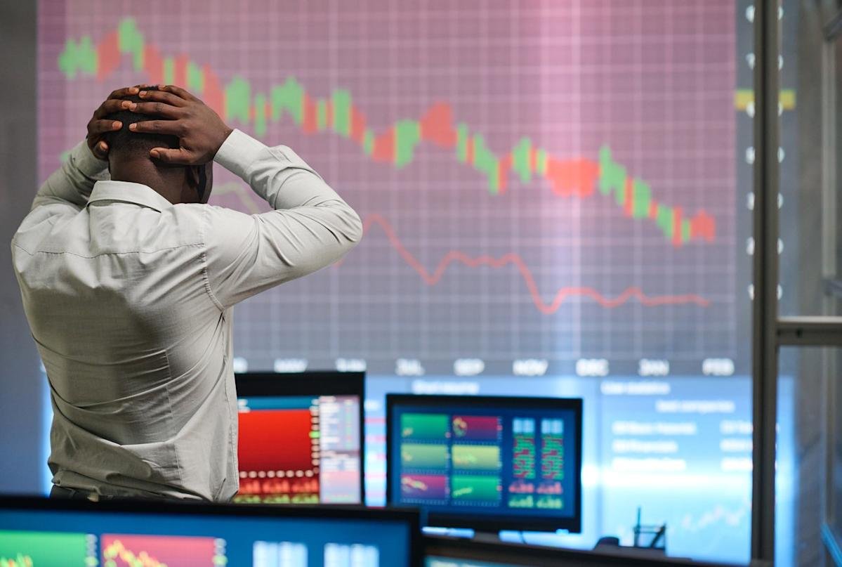 history-suggests-the-market-could-crash-in-2026:-here’s-how-you-can-protect-your-portfolio-right-now