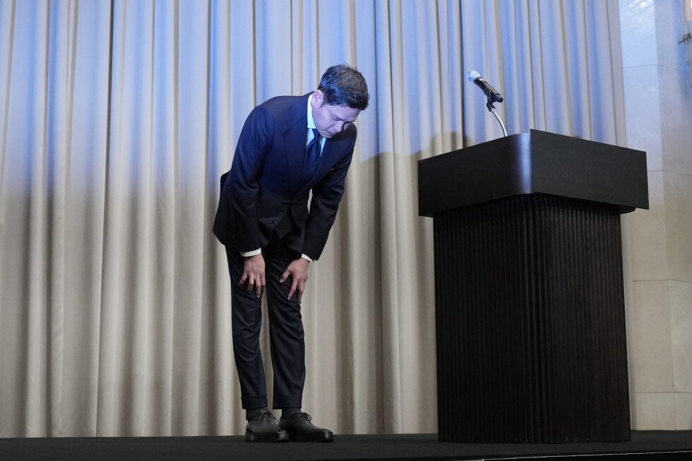 south-korean-starbucks-boss-apologizes-for-ad-campaign-that-evoked-massacre