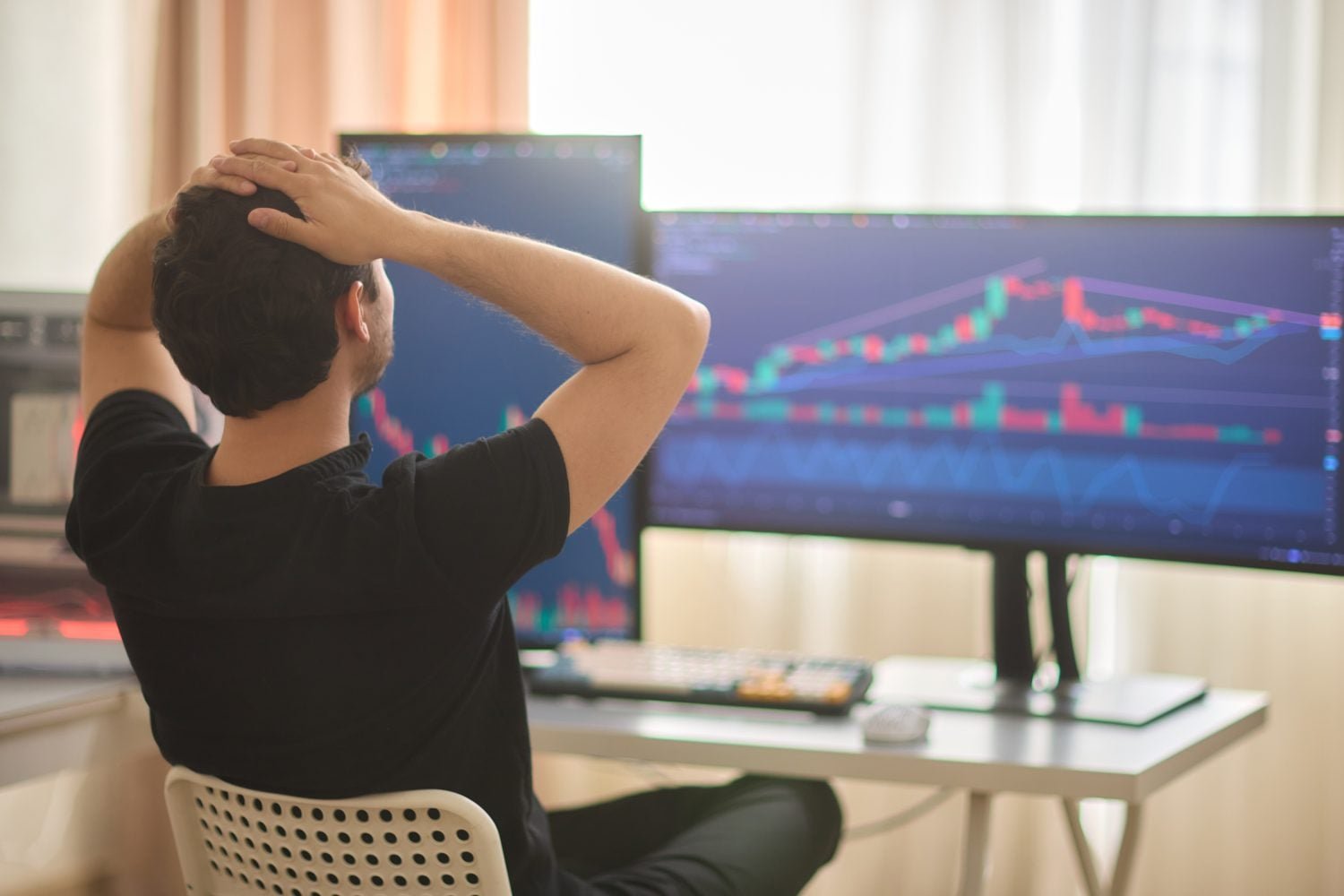the-stock-market-is-at-a-40-to-1-cape-ratio-seen-only-twice-before-1929-and-1999-preceded-crashes.
