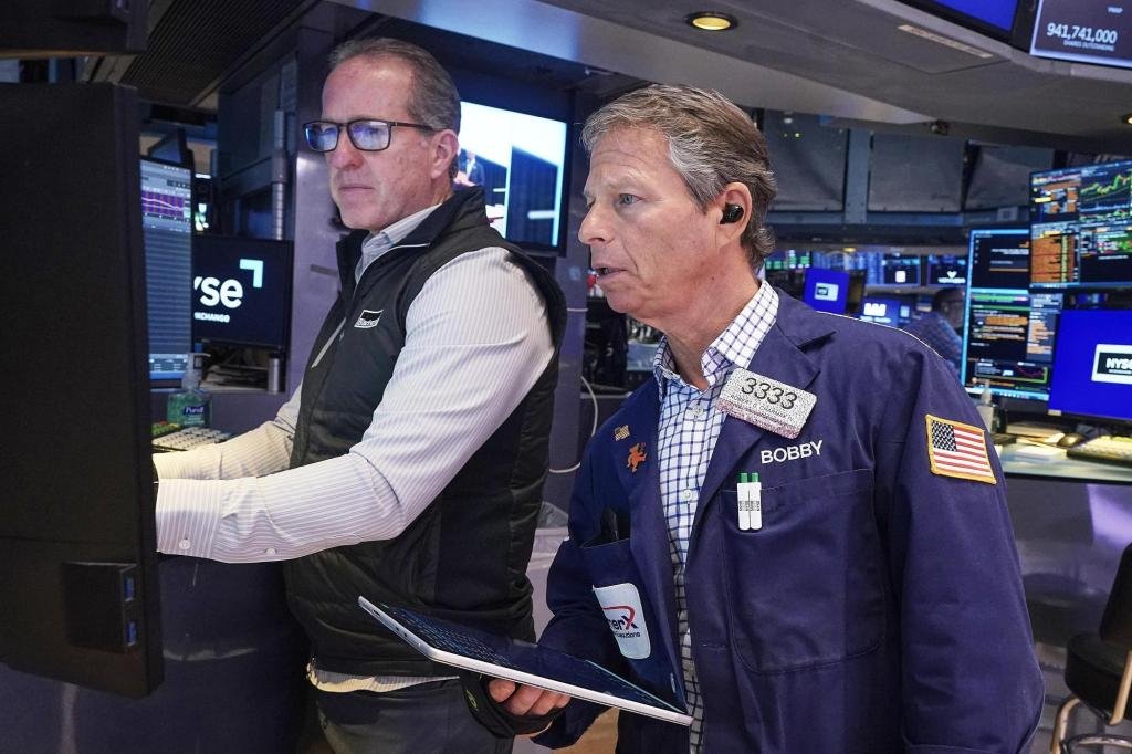 wall-street-catches-up-to-the-gains-made-by-other-markets-around-the-world-the-day-before