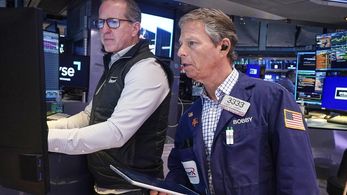 another-surge-for-micron,-wall-street’s-latest-$1-trillion-company,-sends-us-stocks-to-records