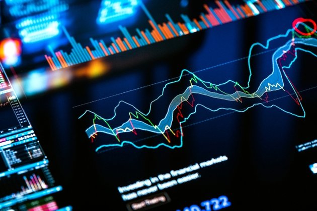 slowing-growth-historically-limits-stock-market-gains,-goldman-sachs-says