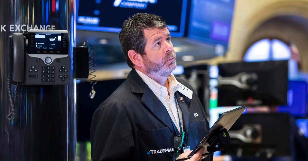 stocks-are-booming-despite-the-iran-war,-inflation-and-the-country’s-dour-mood-here’s-why.