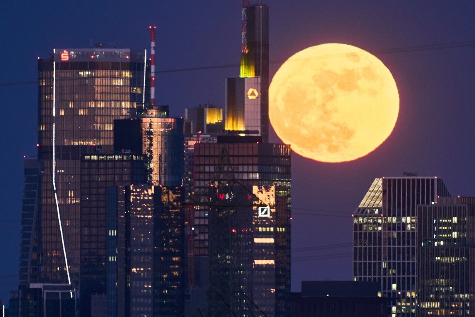 blue-micromoon:-how-to-catch-this-rare-celestial-sight