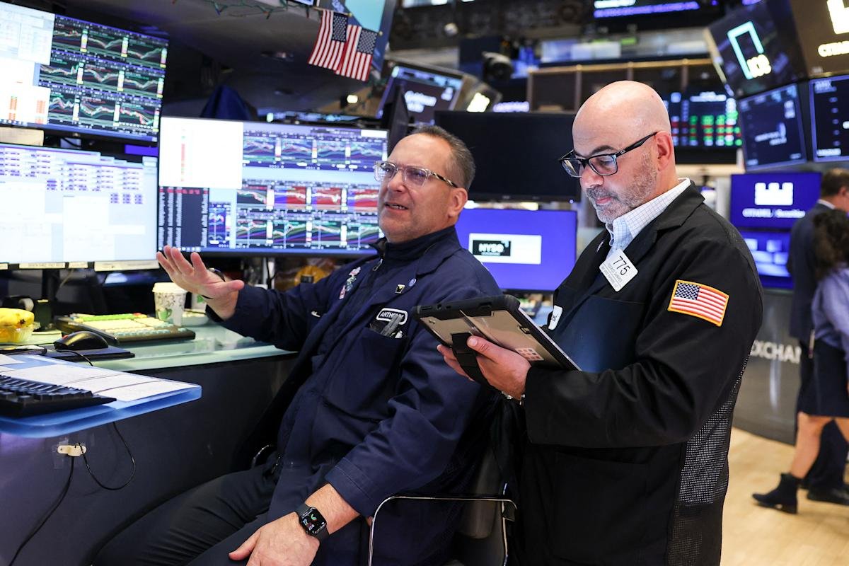 stock-market-today:-dow,-s&p-500,-nasdaq-futures-edge-up-as-wall-street-braces-for-us-iran-update