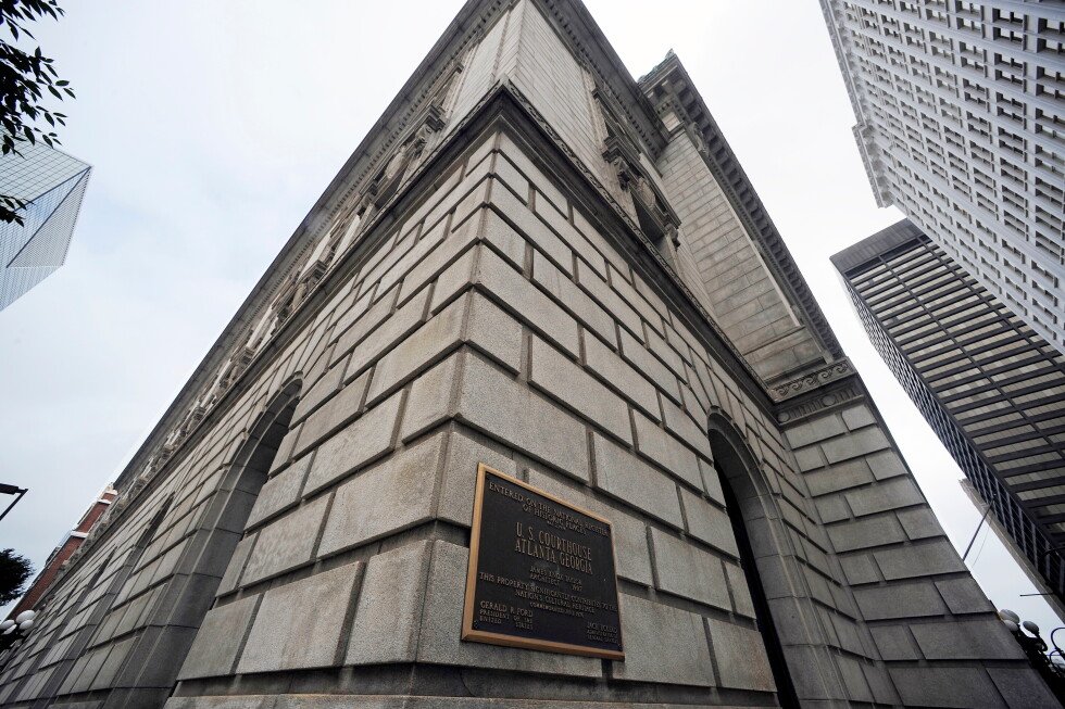 federal-judge-had-sex-in-chambers-with-police-officer,-report-says