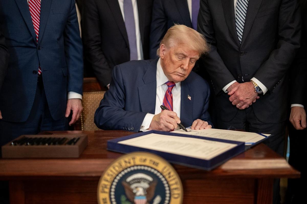 the-stock-market-may-be-in-trouble:-president-trump-put-fed-chair-kevin-warsh-in-a-tough-spot