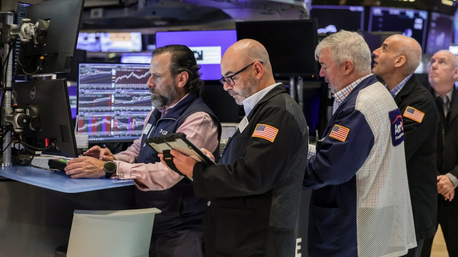 wall-street-rides-high-into-june-on-hopes-that-the-war-will-soon-come-to-an-end.-here’s-what’s-ahead