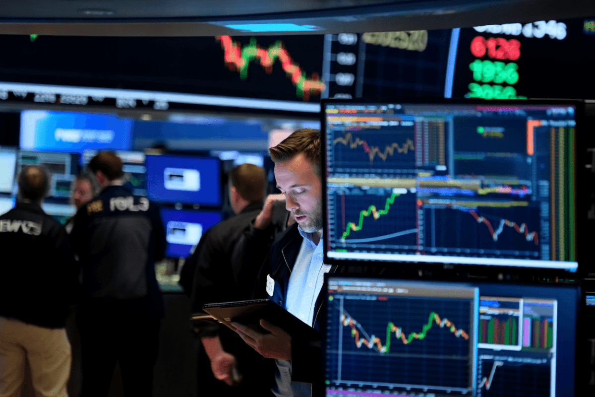 stock-market-news:-s&p-500-rises-0.2%,-closes-at-record-high-for-9th-straight-week