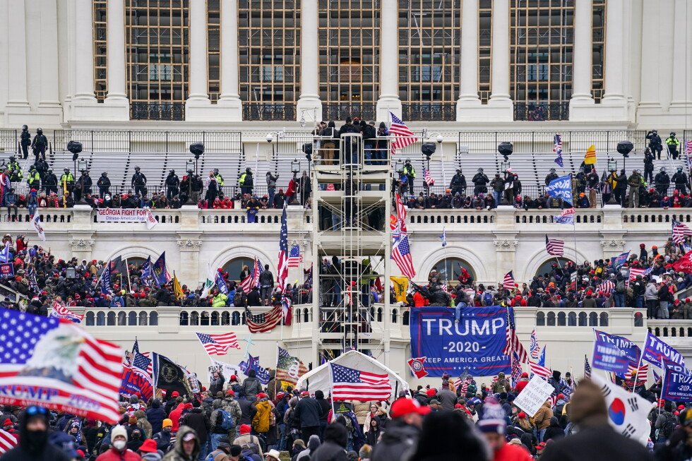 capitol-rioters-clamor-for-payouts-from-trump’s-‘anti-weaponization’-fund