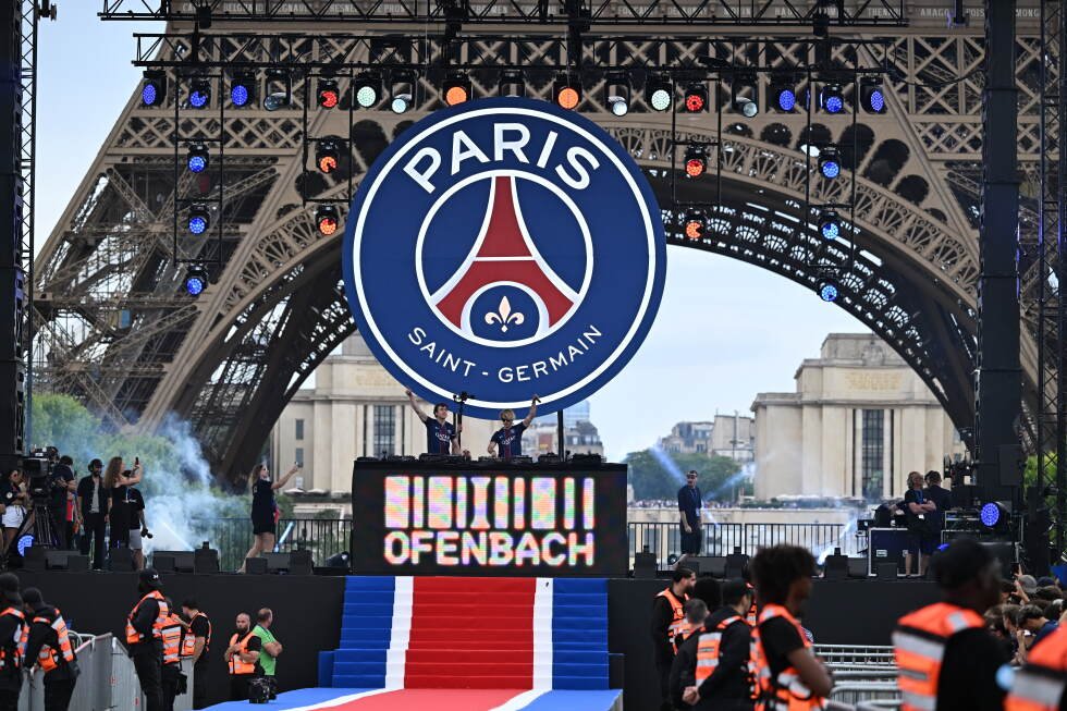 french-police-detain-hundreds-in-violent-clashes-after-champions-league-win