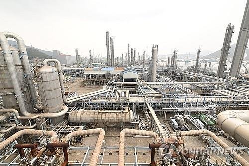 Naphtha processing facilities in the Yeosu National Industrial Complex in Yeosu, South Jeolla Province, are in operation, in this file photo from April 1, 2026. (Yonhap)