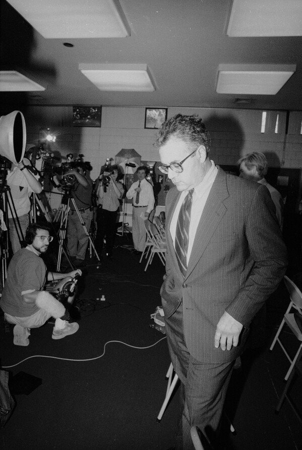 Rep. Barney Frank (D-Mass.), leaves a news conference in Newton, Mass., Aug. 25, 1989.  (AP Photo/Elise Amendola, File)