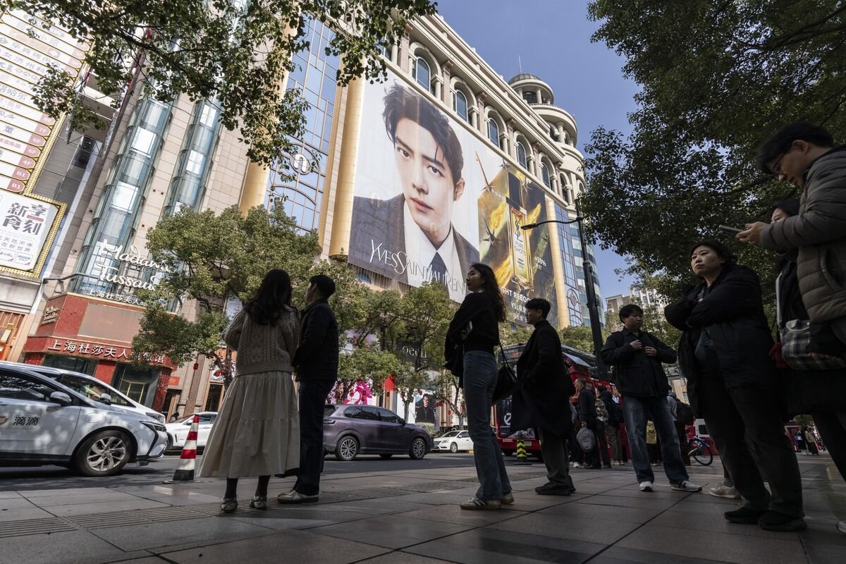 china’s-shoppers-are-buying-luxury-again-as-stock-market-rebounds