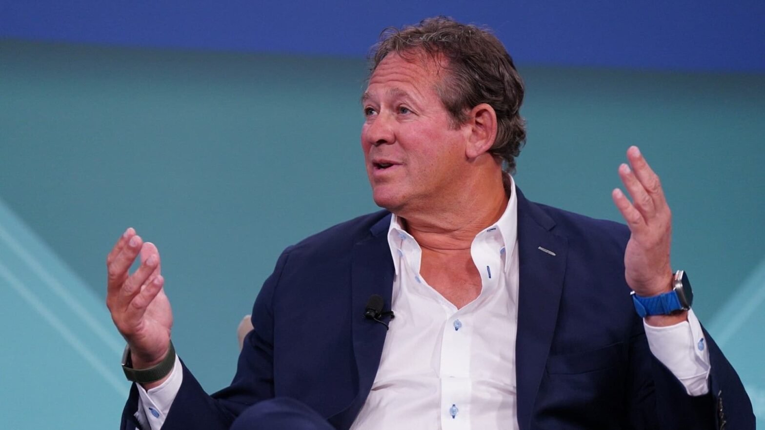 why-blackrock’s-rick-rieder-feels-‘a-bit-more-relaxed’-about-ai-bull-market-than-dotcom-era