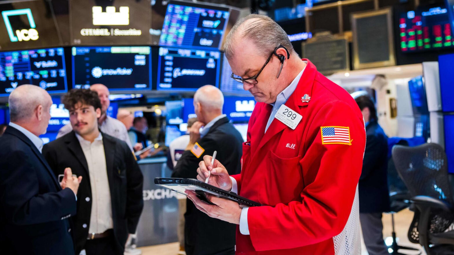 stock-futures-are-little-changed-after-s&p-500-closes-at-another-record:-live-updates
