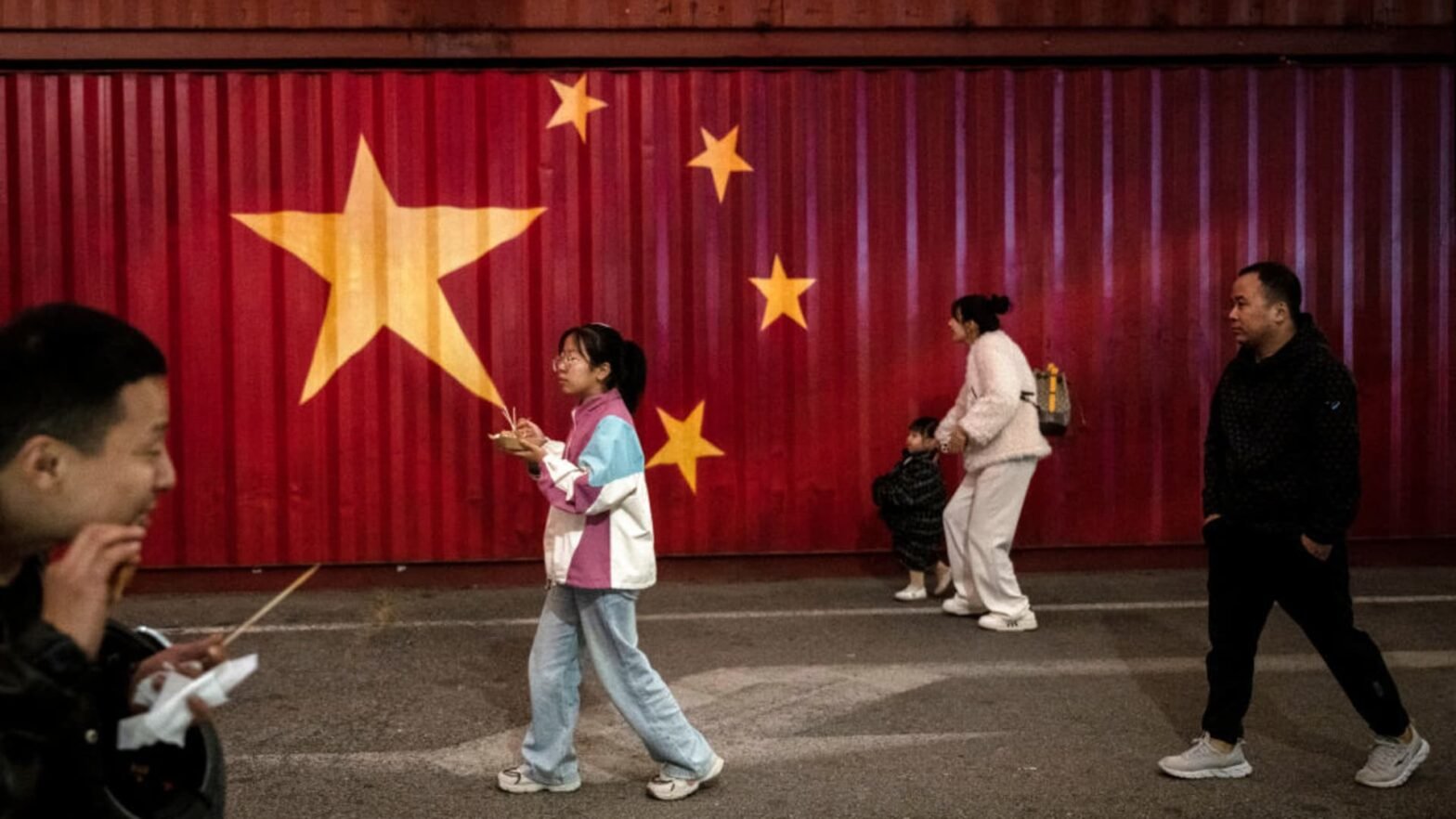 china-is-making-it-harder-for-mom-and-pop-to-access-us-stocks.-here’s-who-will-benefit