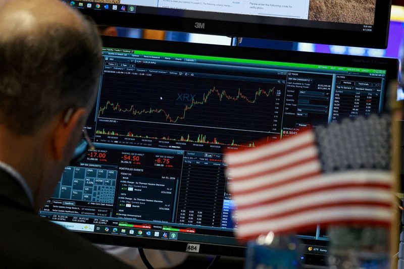analysis-us-tech-stocks’-market-dominance-reaches-new-heights-and-presents-new-risks