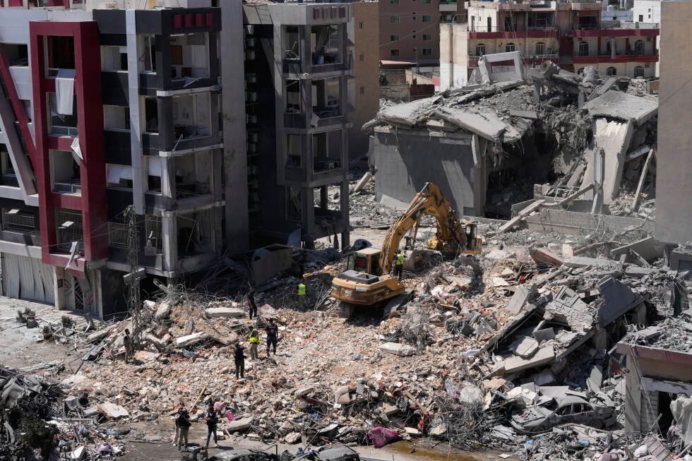 israeli-strike-hits-car-on-beirut-highway-ahead-of-lebanon-talks