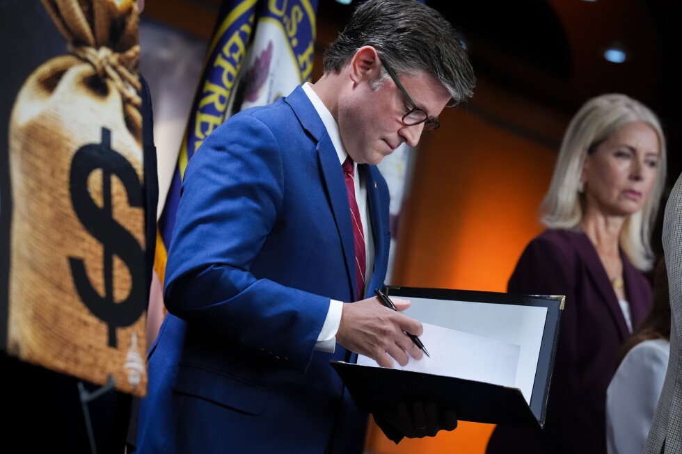 house-considers-resolution-to-halt-military-action-against-iran