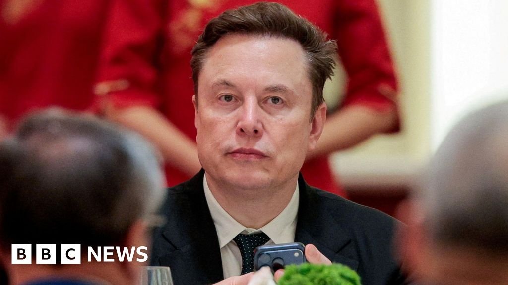 spacex-says-its-worth-$1.75tn-as-it-nears-stock-market-debut