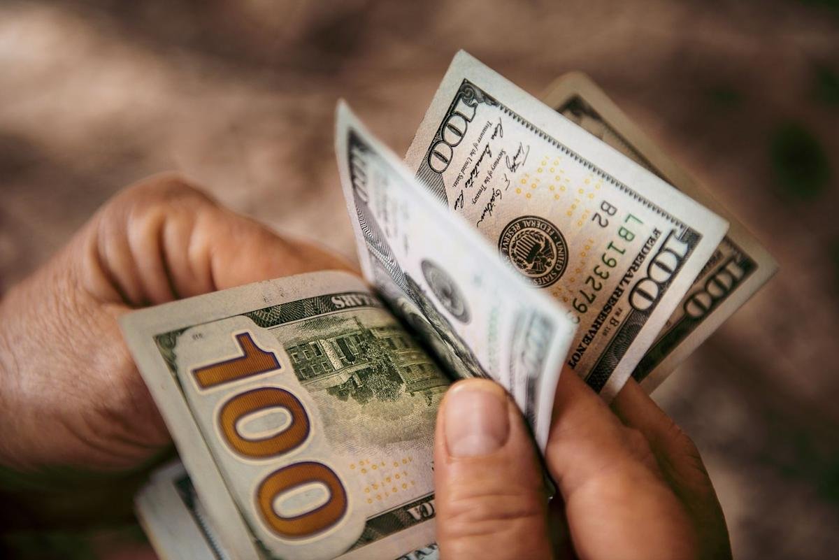 3-absurdly-cheap-dividend-stocks-to-buy-with-$1,000-right-now