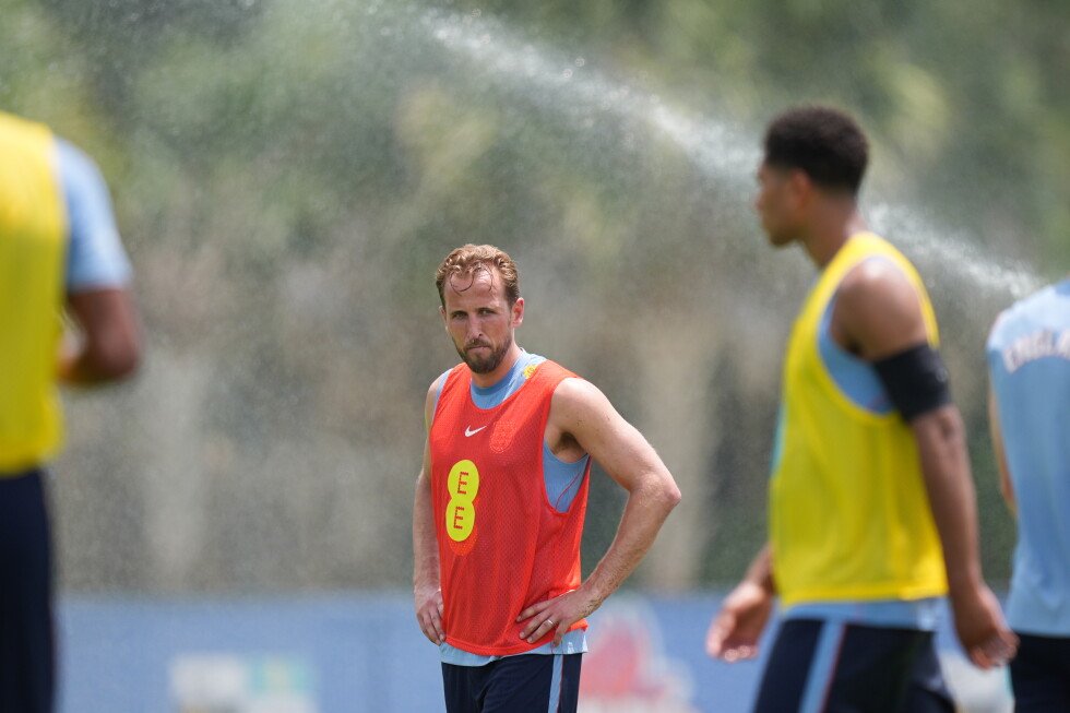 fifa-bars-world-cup-fans-taking-refillable-water-bottles-into-stadiums