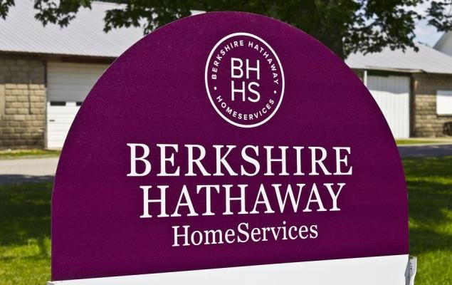 top-analyst-reports-for-berkshire-hathaway,-eli-lilly-&-walmart