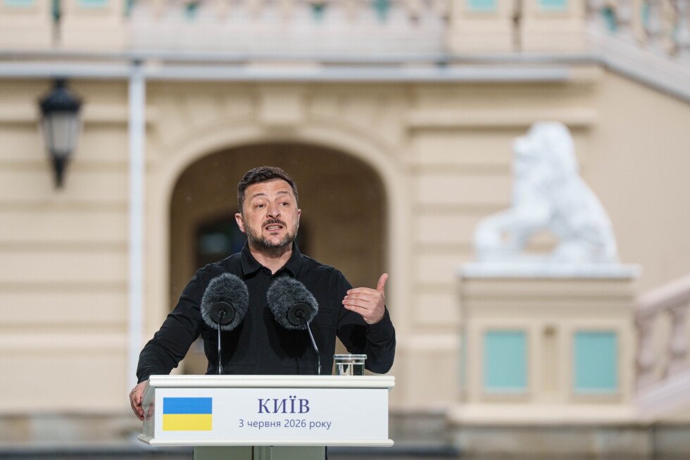 ukraine’s-zelenskyy-calls-for-face-to-face-negotiations-with-putin-in-neutral-country