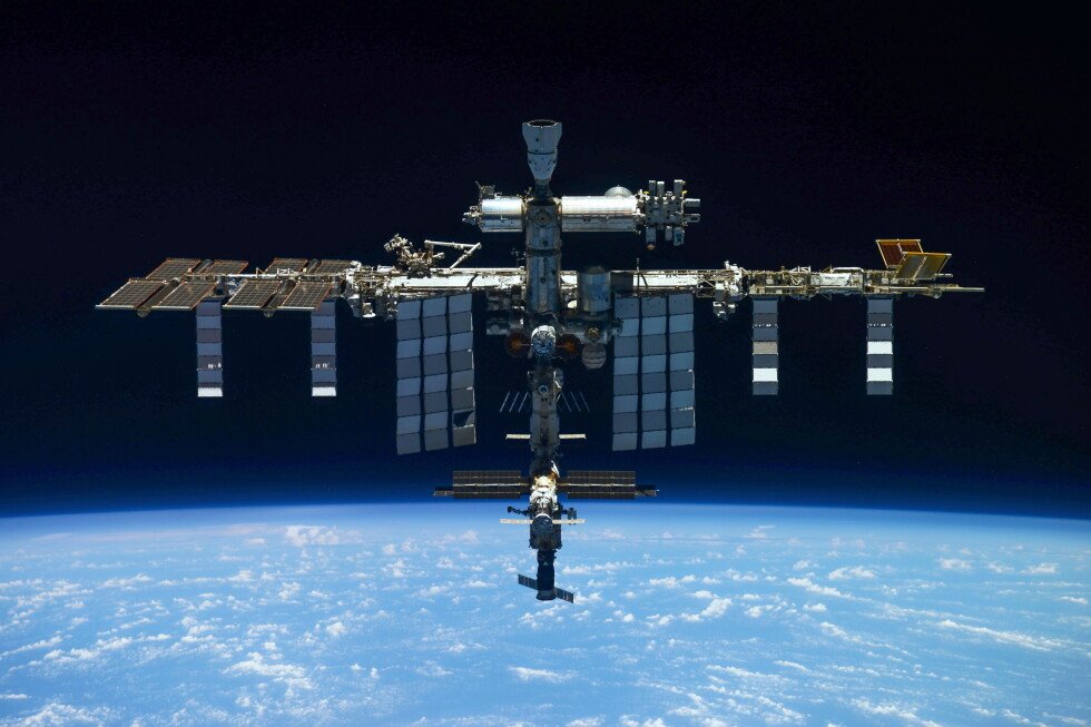 space-station-astronauts-take-shelter-while-repairs-are-underway-to-fix-leaks