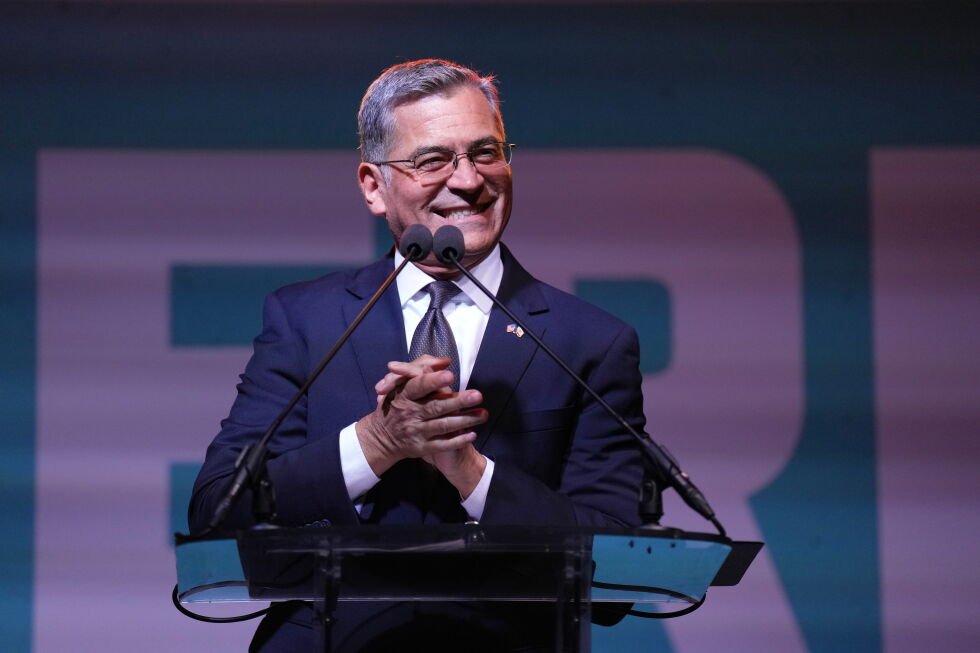 democrat-xavier-becerra-advances-in-california-governor’s-race