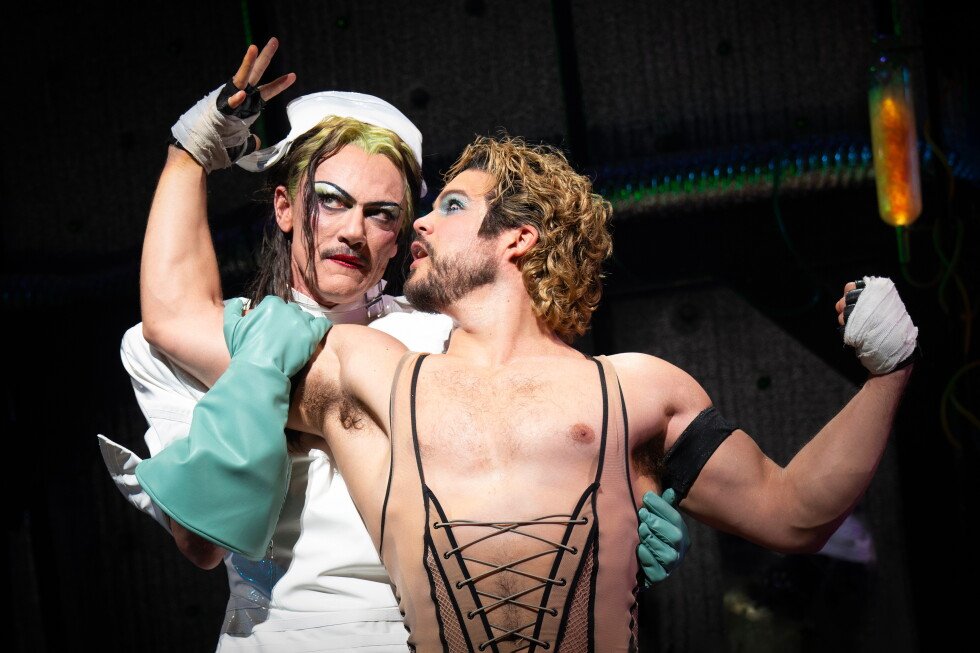 golden-age-broadway-musicals-and-‘death-of-salesman’-vie-for-a-tony