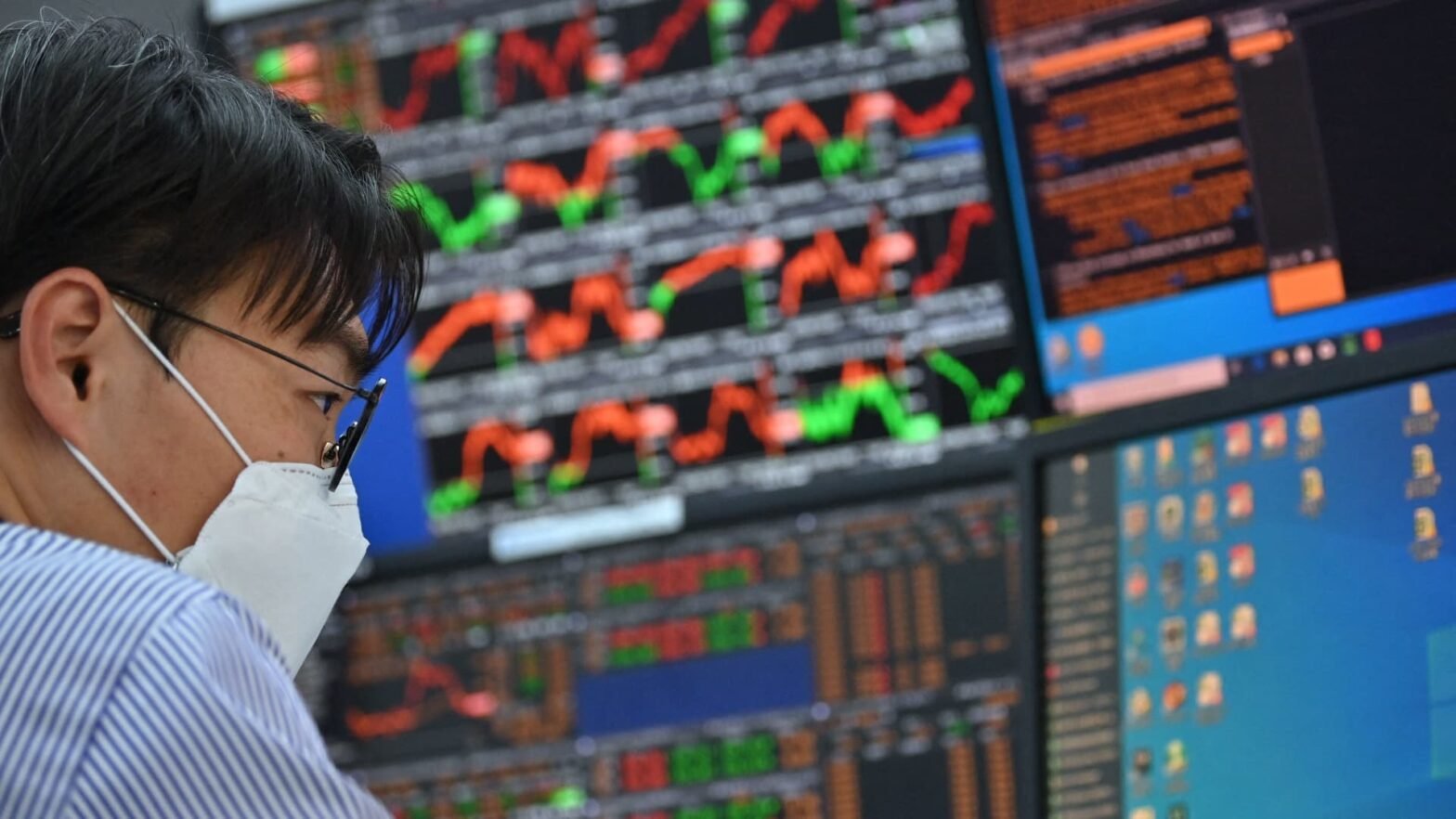 foreign-investors-have-dumped-billions-of-dollars-of-korean-stocks-this-year-here’s-why.