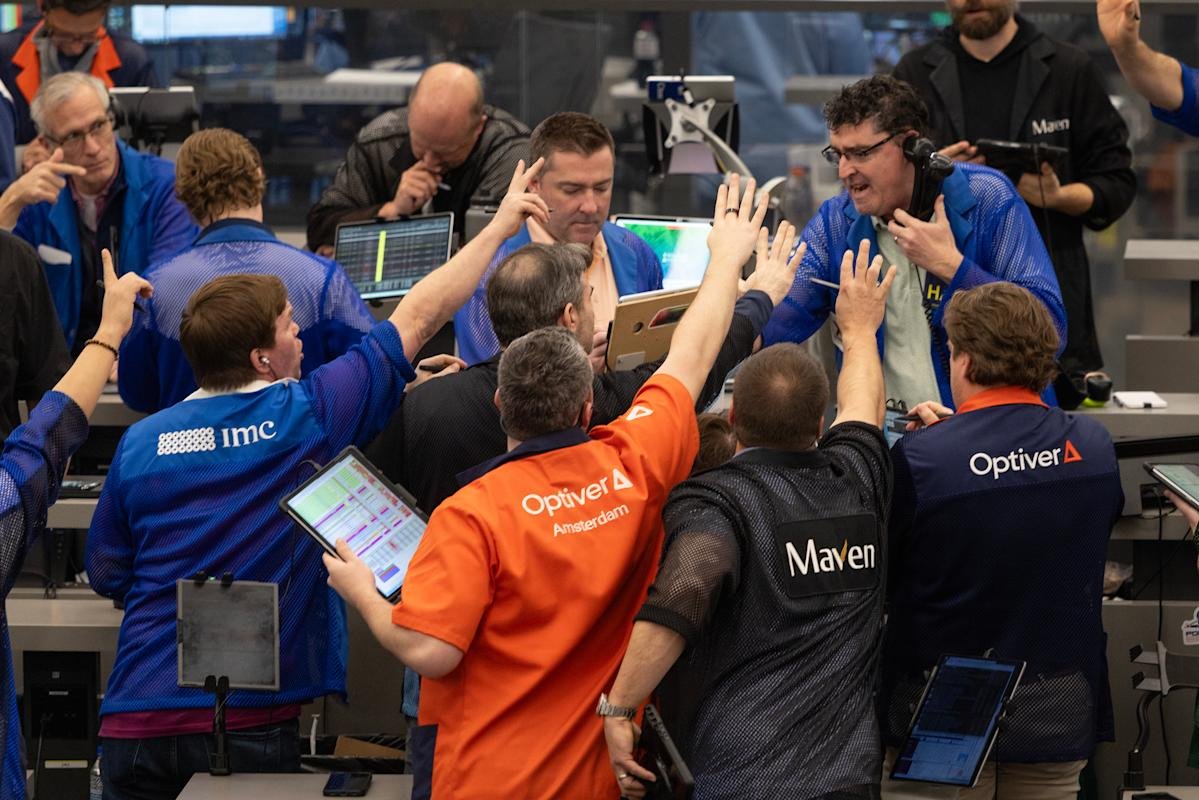 3-charts-that-show-markets-haven’t-hit-peak-fomo-yet