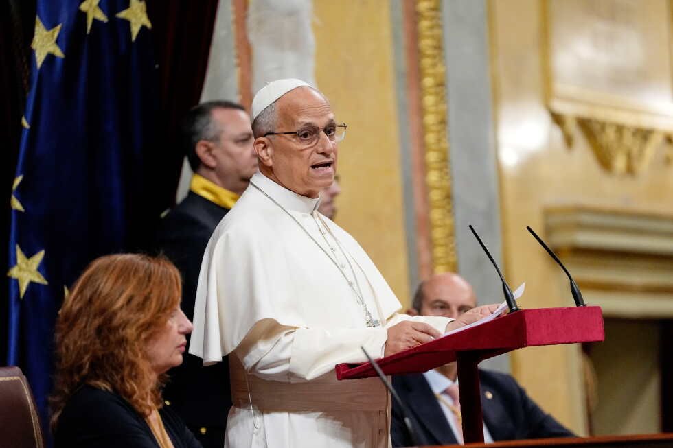 pope-demands-respect-for-migrants-and-international-law