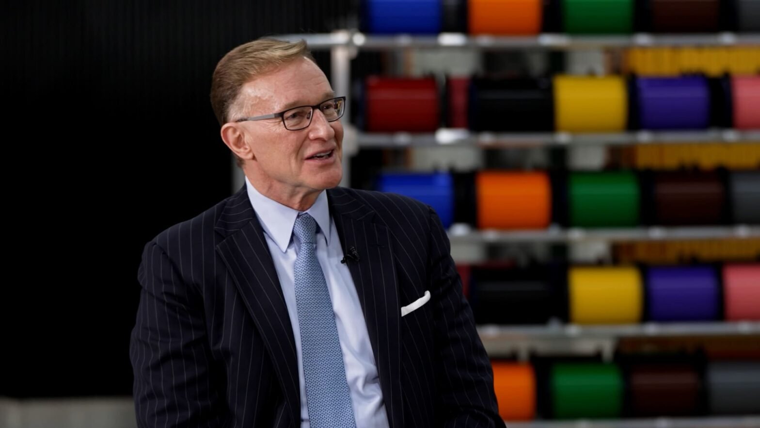 amazon-strikes-multibillion-dollar-deal-with-corning-to-power-ai-data-centers-in-us.