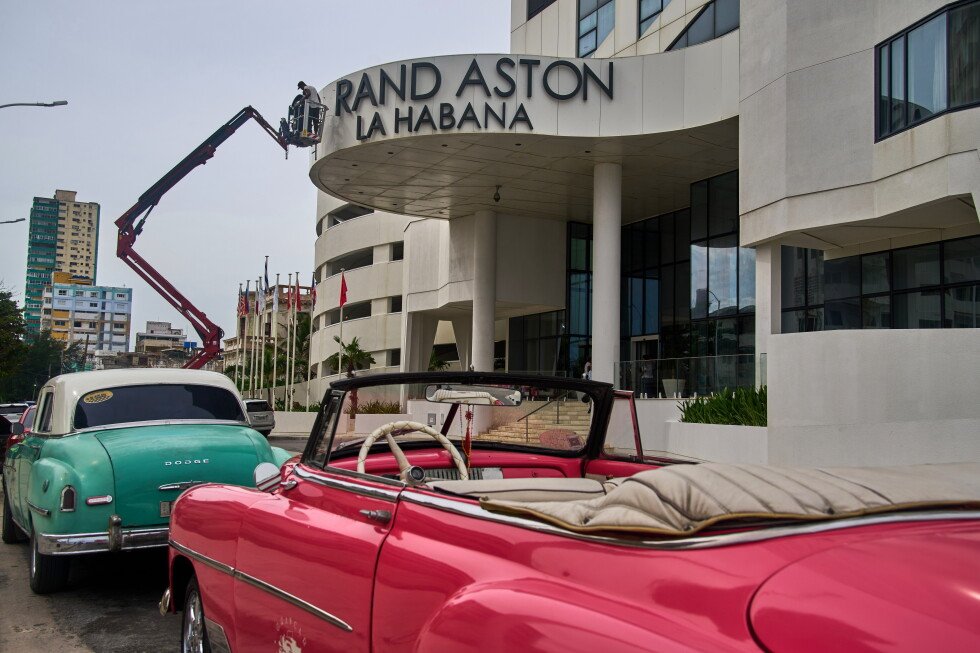 cuba’s-iconic-antique-cars-sit-idle-as-us-oil-blockade-deepens-fuel-crisis